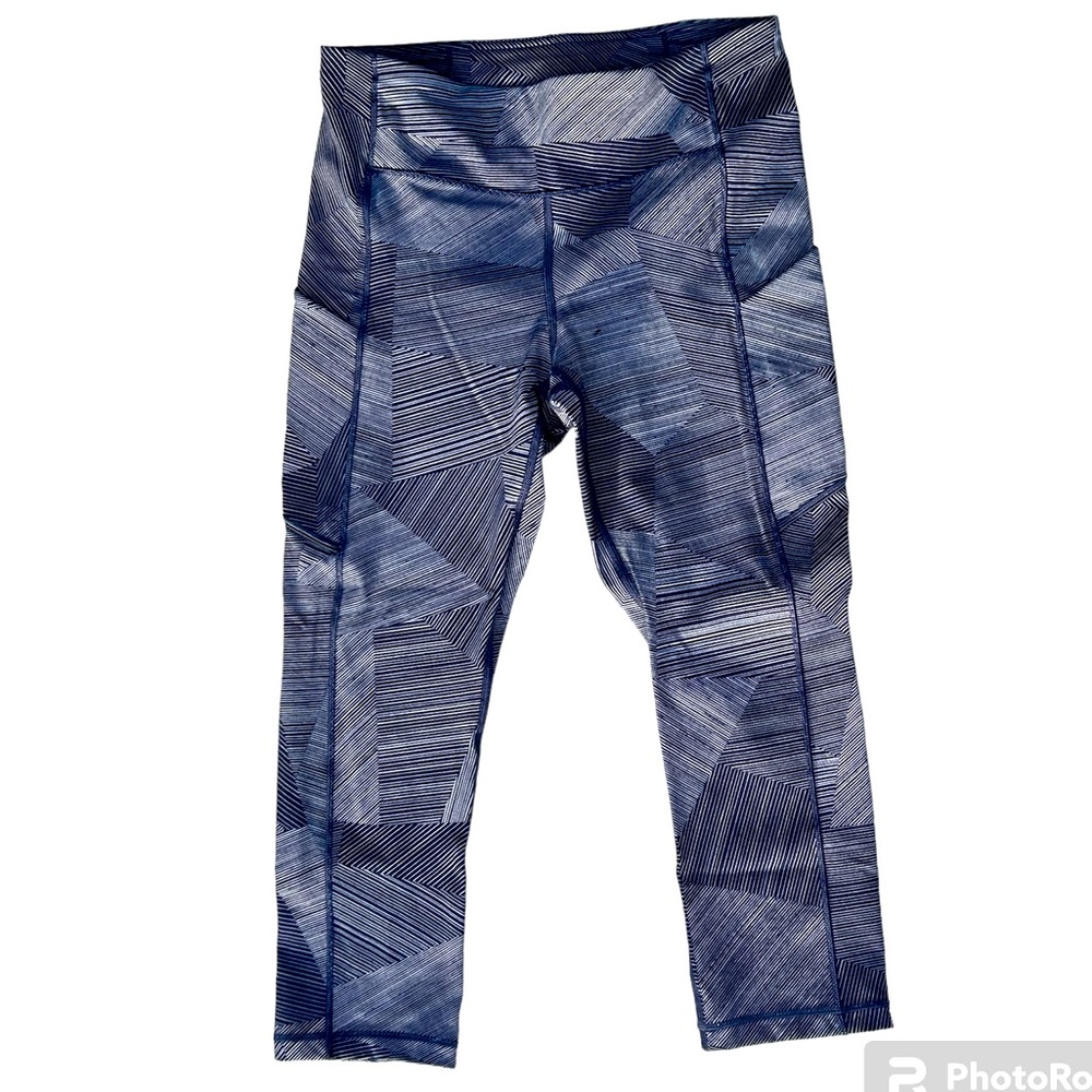 Lululemon Blue/Black Geometric Print Crop Legging, size 8